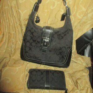 Vintage SOHO Coach Shoulder Handbag 6824 Black Y2K With Matching Wallet